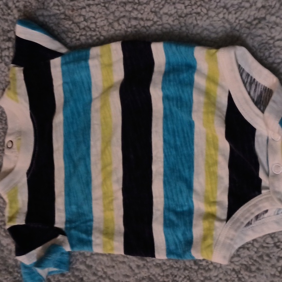 0-3 months 7 short sleeve baby boy  onesies - Picture 7 of 10